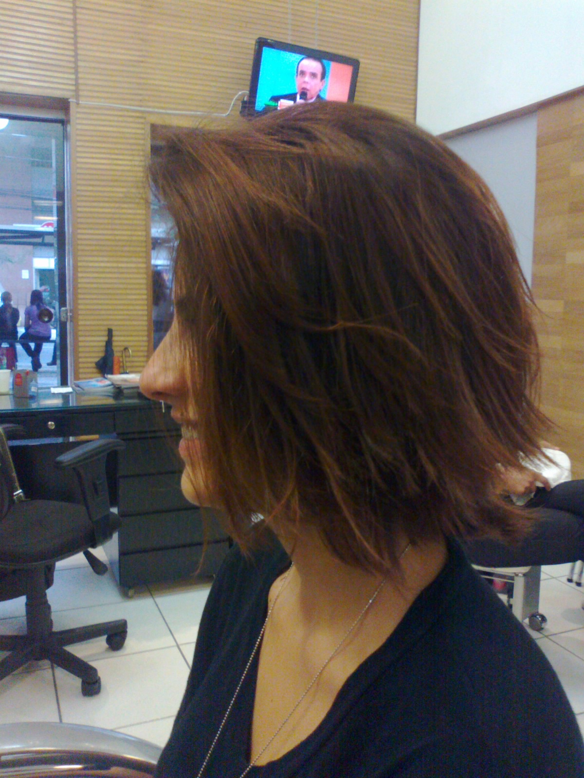 corte desfiado em cabelo curto