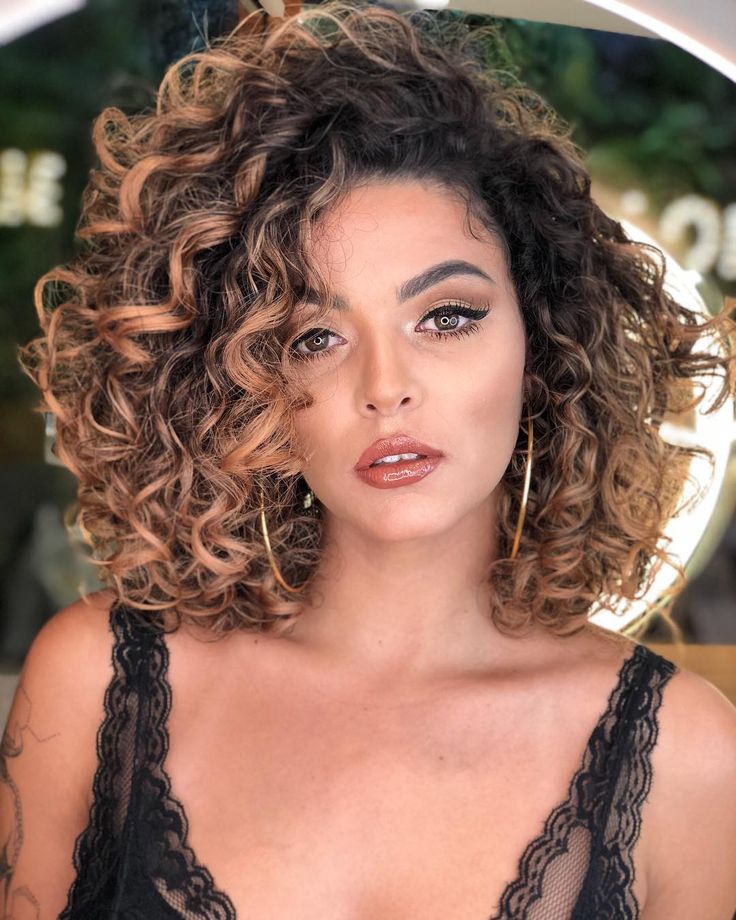 cortes que afinam rosto redondo cabelo curto