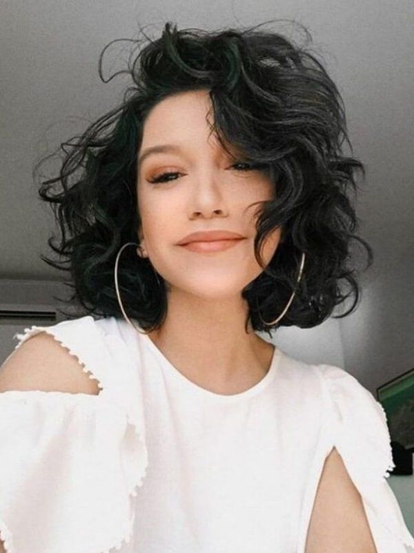 como cortar cabelo ondulado volumoso curto