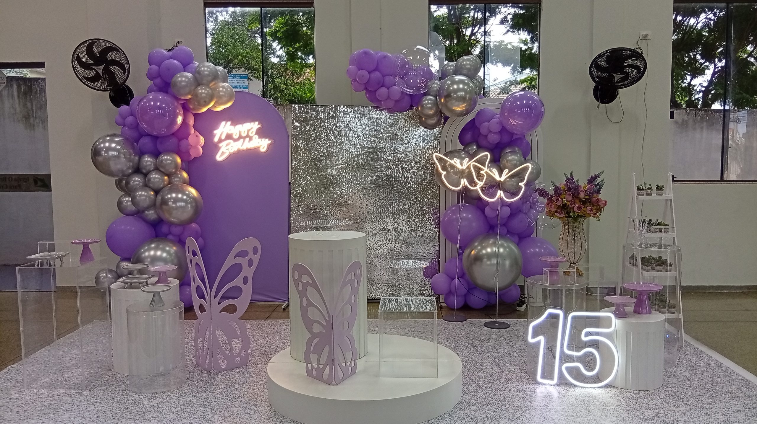 decoração de aniversário de 15 anos cor lilás