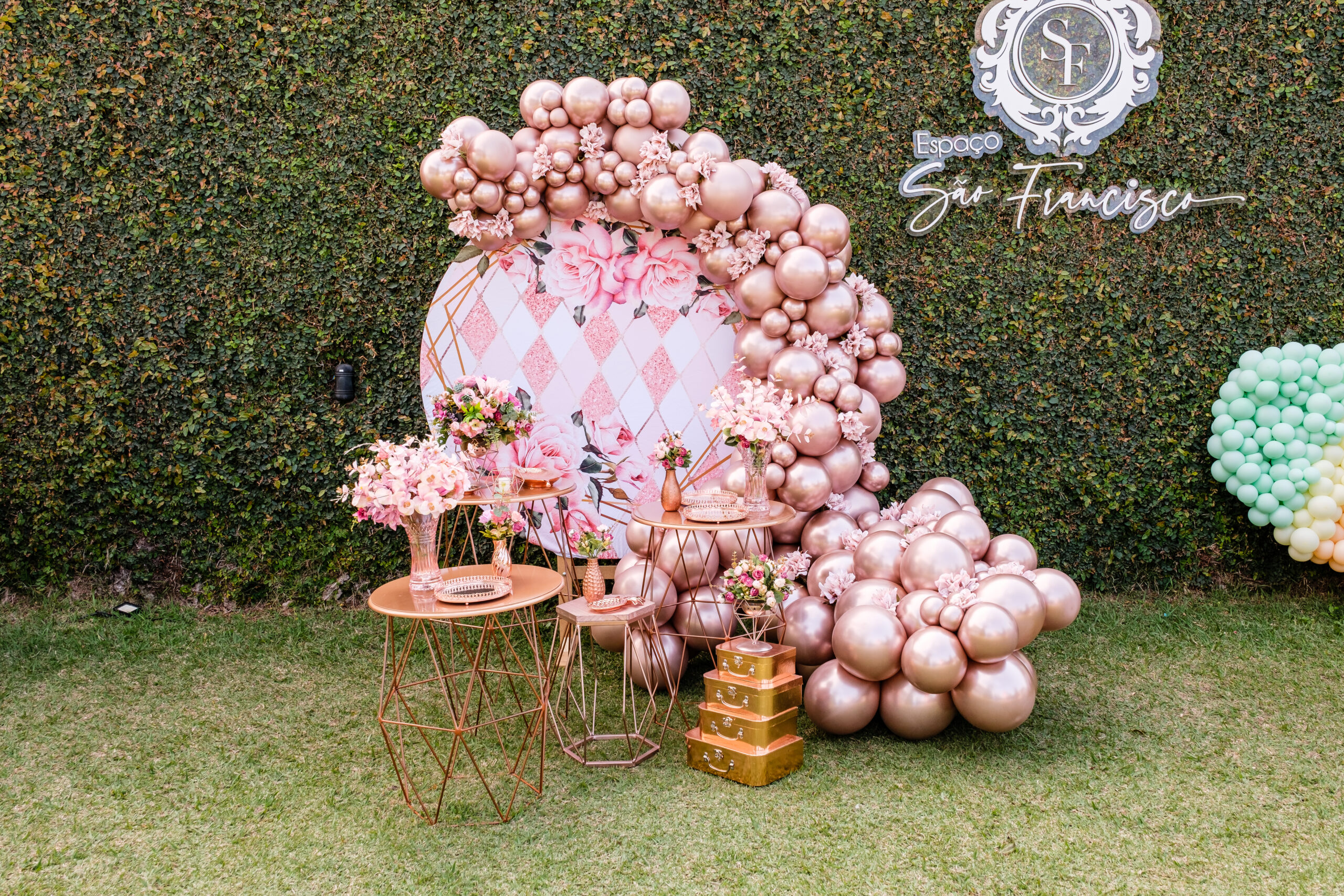 decoração de aniversário elegante e barata
