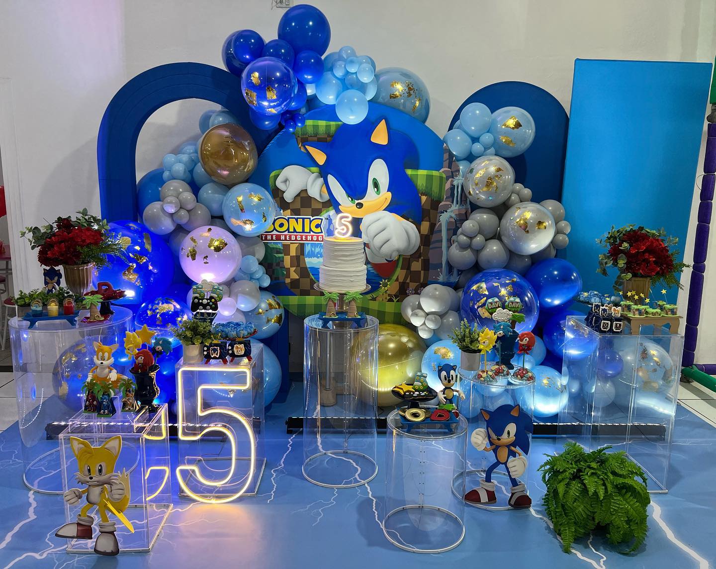 mesa decorada sonic