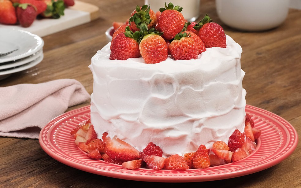 bolo de morango decorado