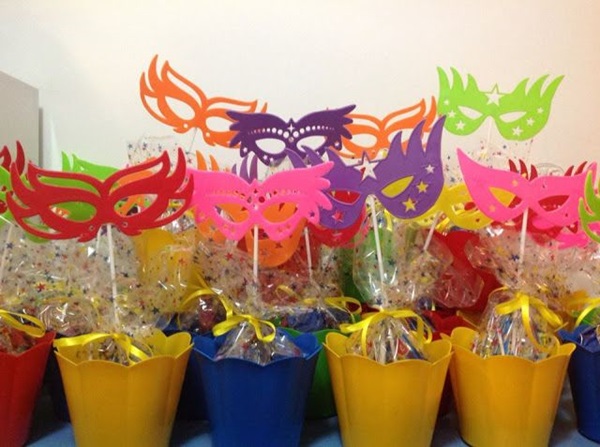 materiais decoração carnaval simples