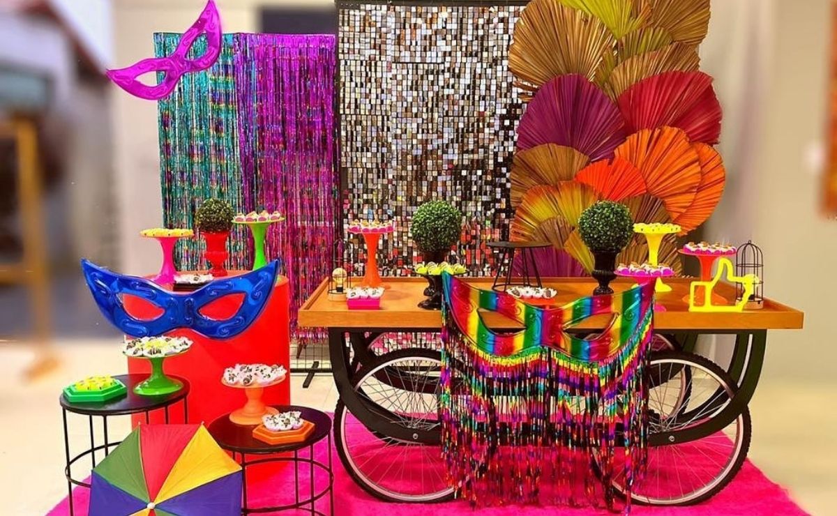 decoração carnaval loja de roupas simples
