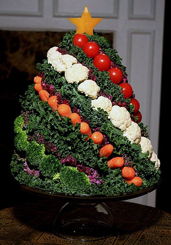 mesa posta com frutas