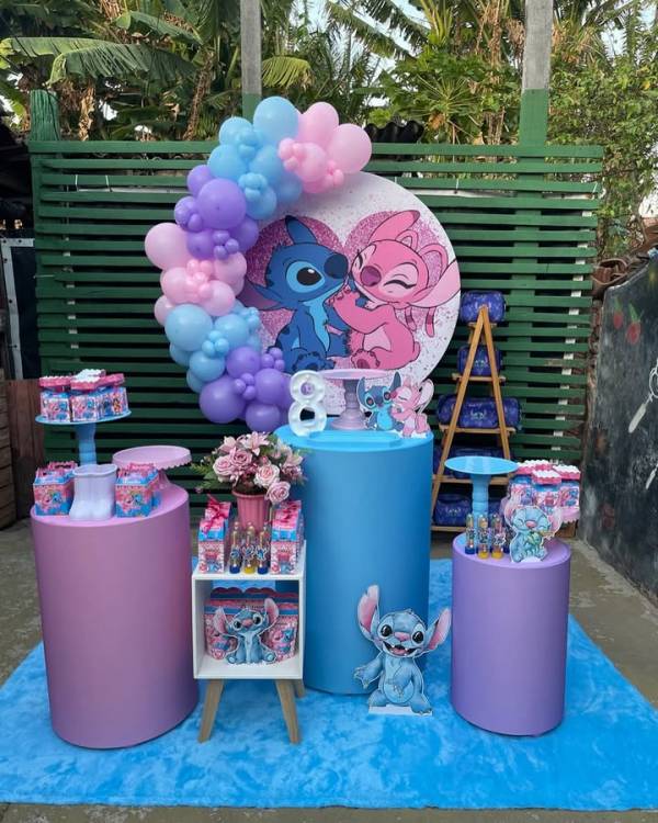 decoração azul e rosa stitch
