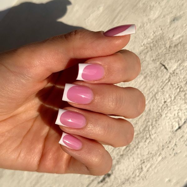 unhas rosa simples