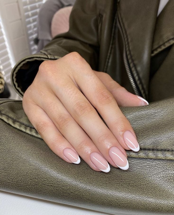 unhas em gel nude