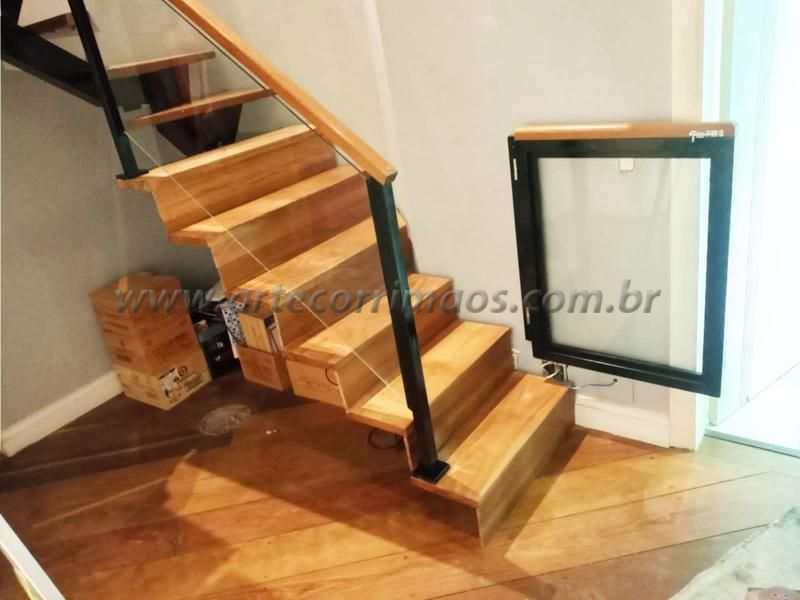 escada rústica ferro madeira