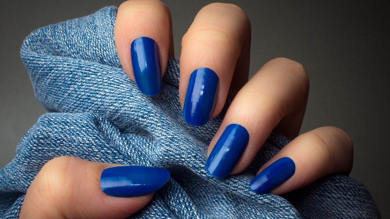 esmalte azul royal cremoso