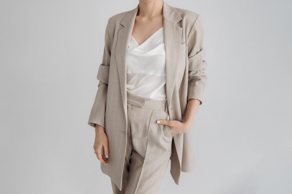 looks monocromáticos elegantes