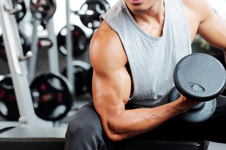 exercícios bíceps em casa