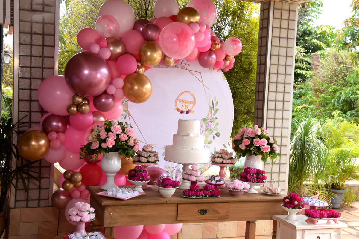 decoração 50 anos feminina econômica