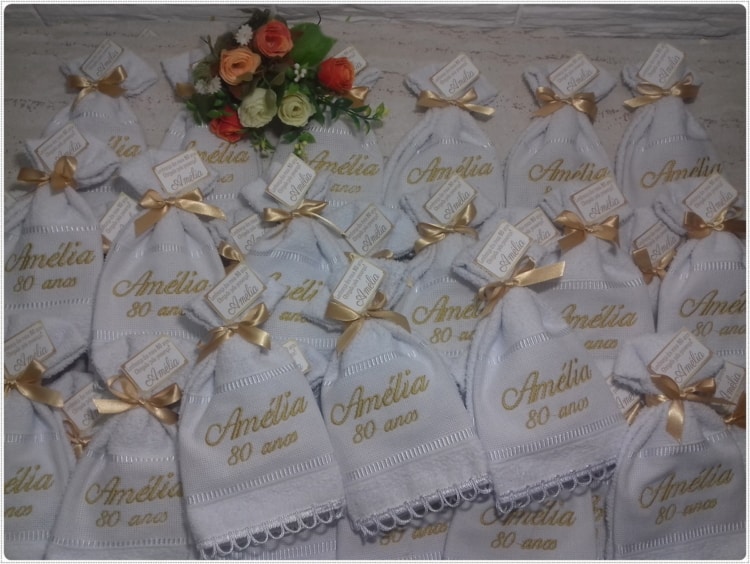 decoração festa 80 anos simples