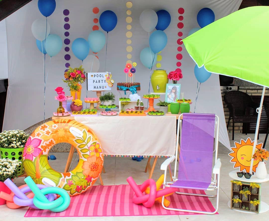 ideias de decoração para festa na piscina barata
