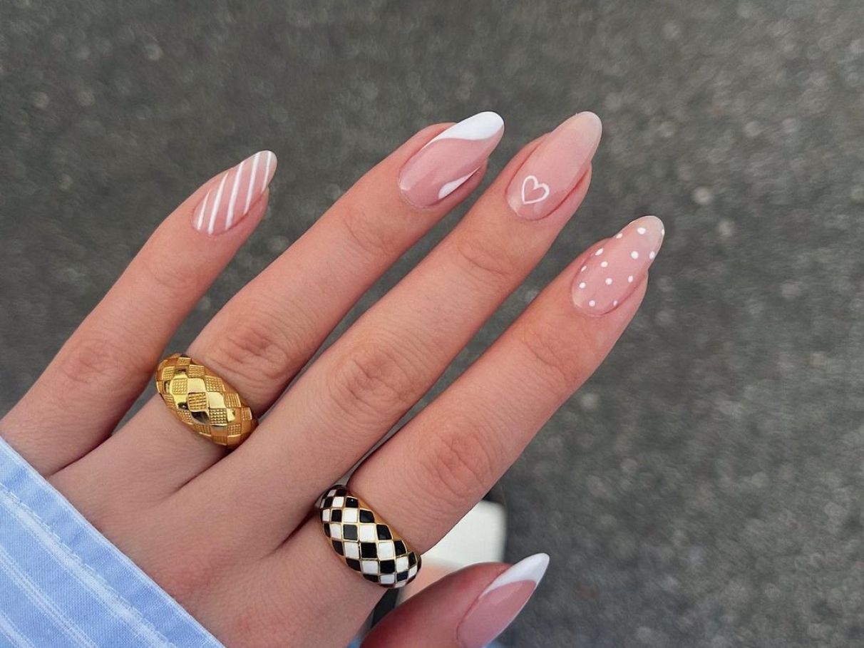 unha de gel com glitter