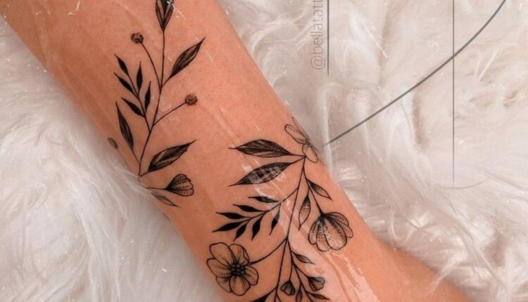 tatuagem preto e cinza braço
