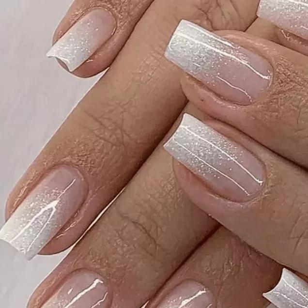 unhas postiças efeito cromado