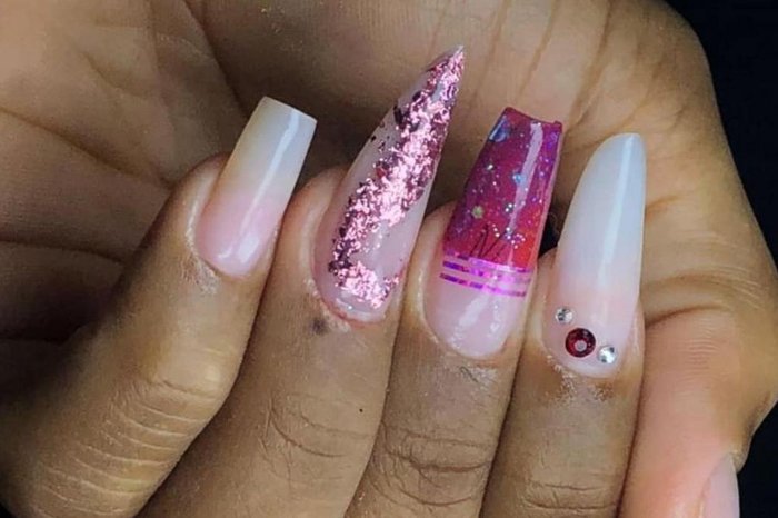 como colar unhas postiças