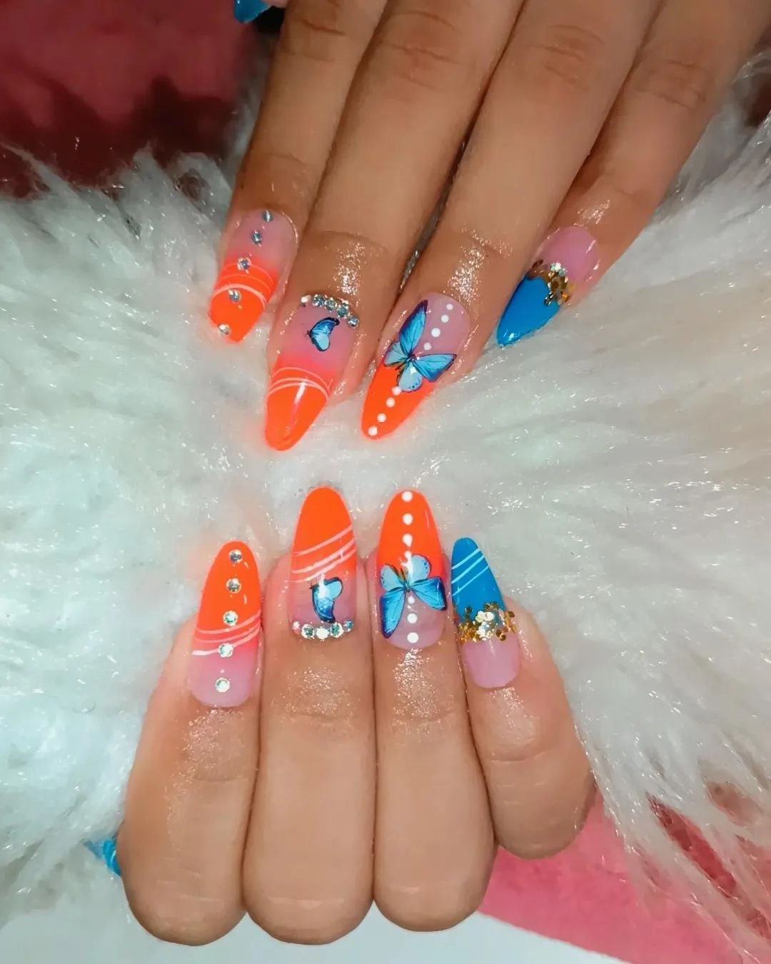 unhas postiças realistas decoradas