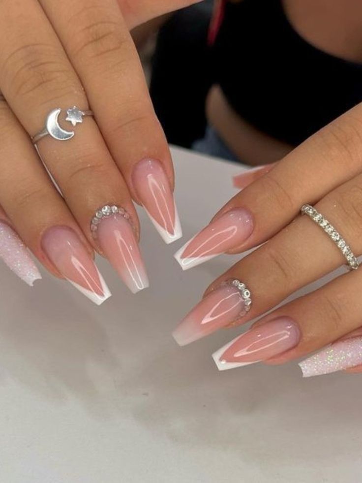 unhas formatura simples e elegante