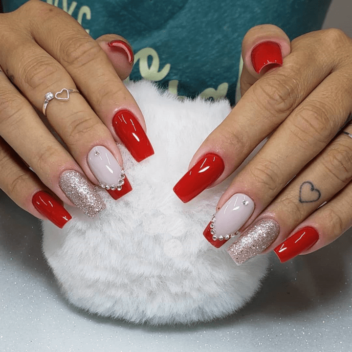 unhas formatura amendoada
