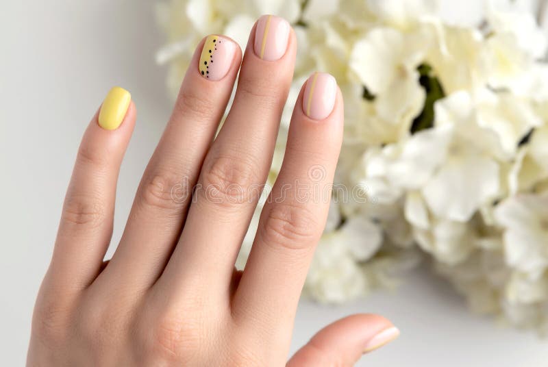 unhas francesinha moderna