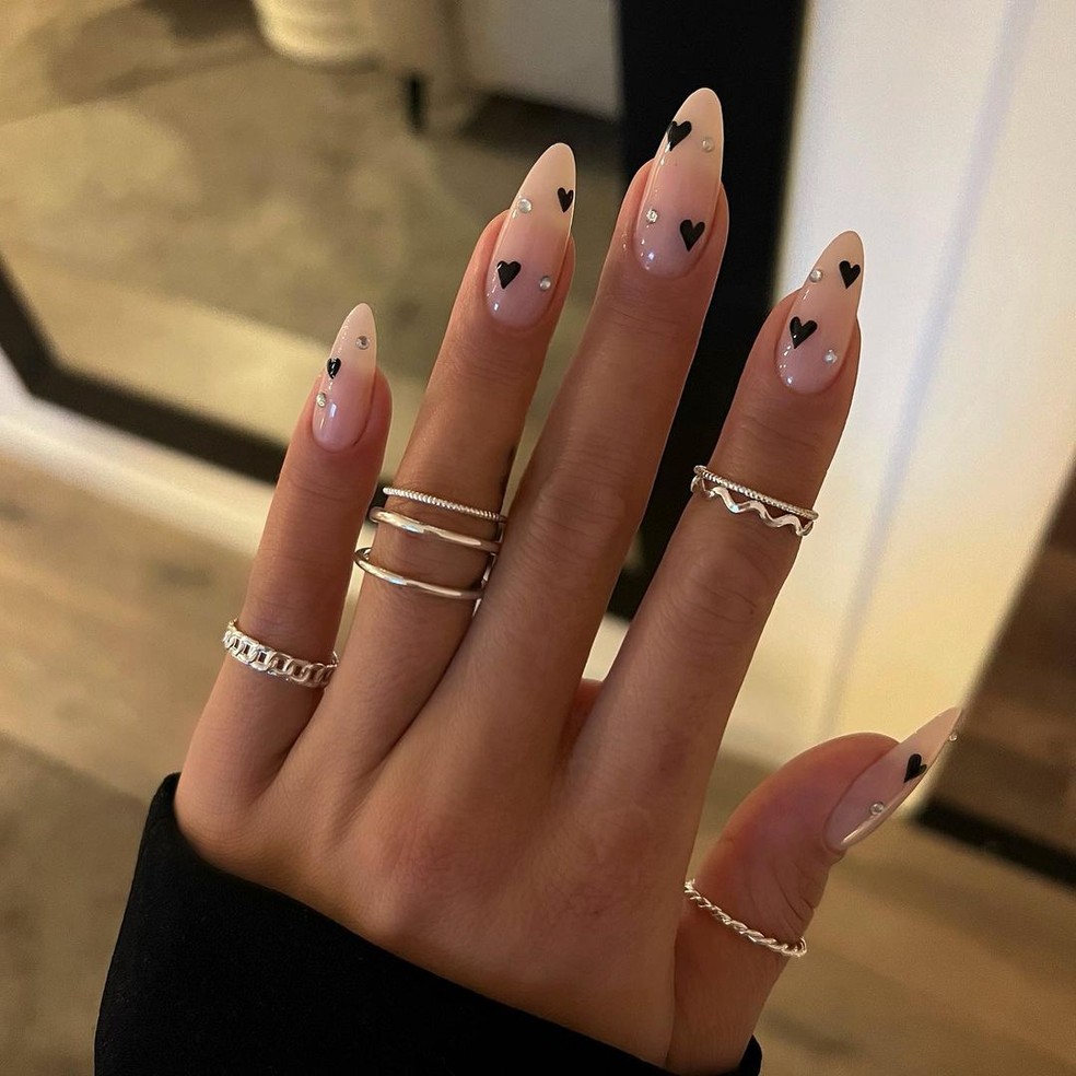 unhas francesinha moderna