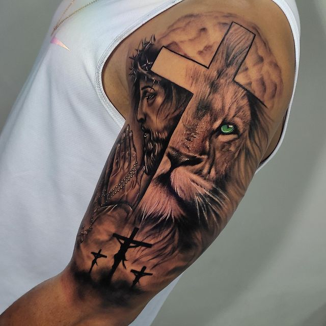 tatuagem de Jesus no braço