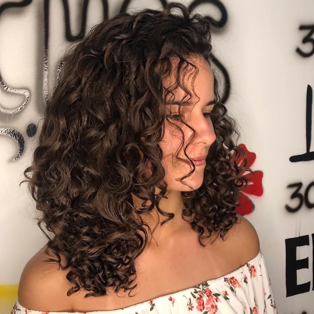 long bob cacheado com franja