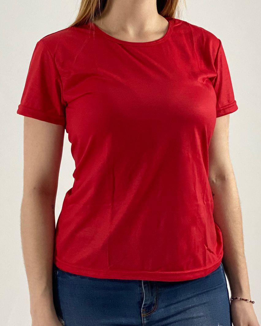 camisa vermelha com jeans