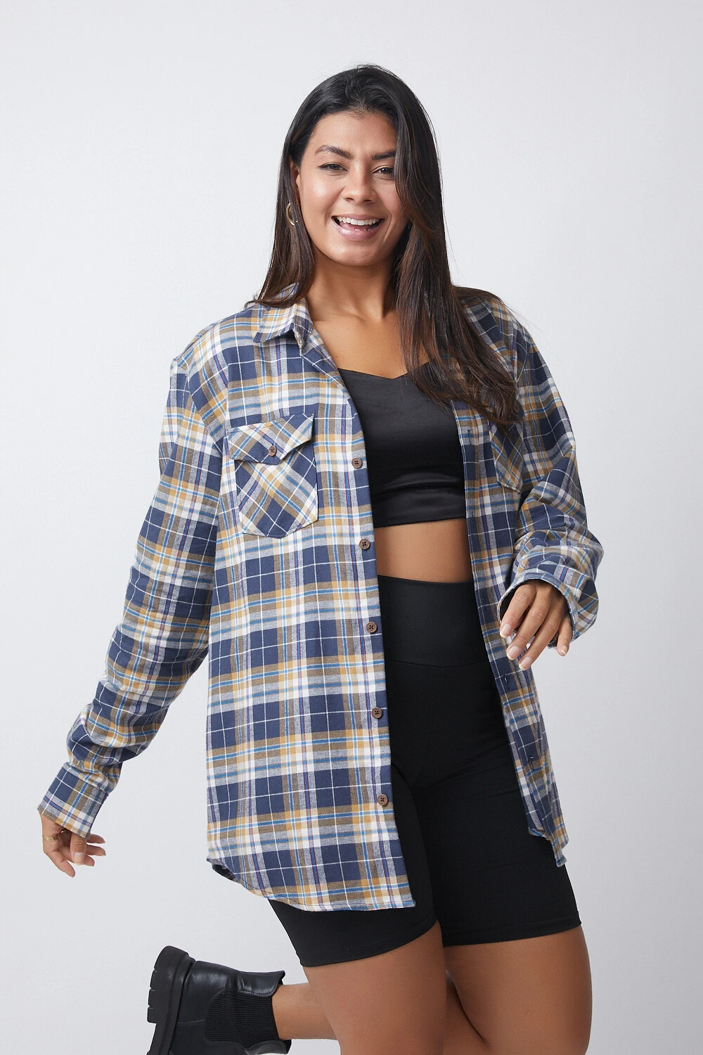 camisa xadrez vermelha look