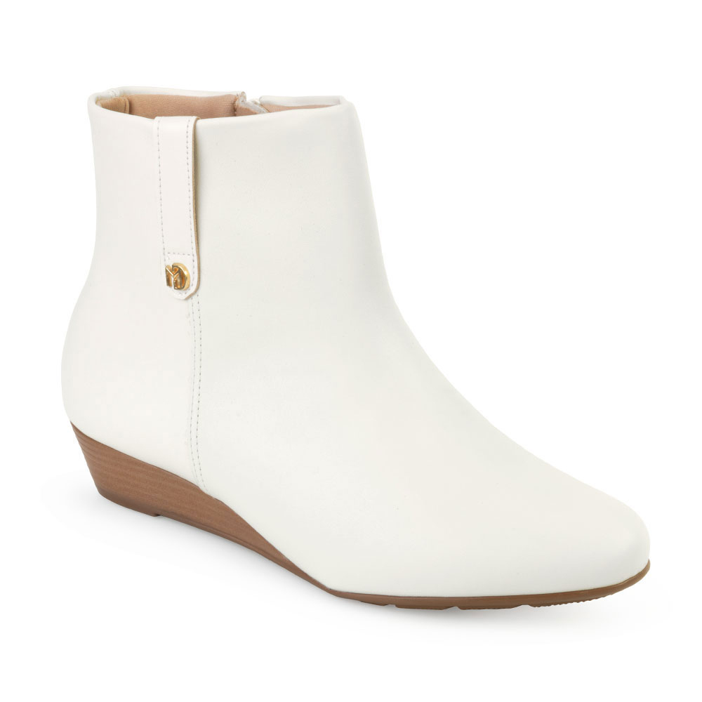 bota branca com vestido