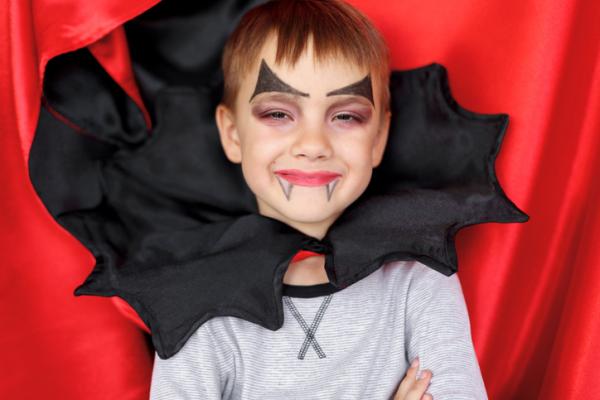 maquiagem de vampiro com maquiagem comum