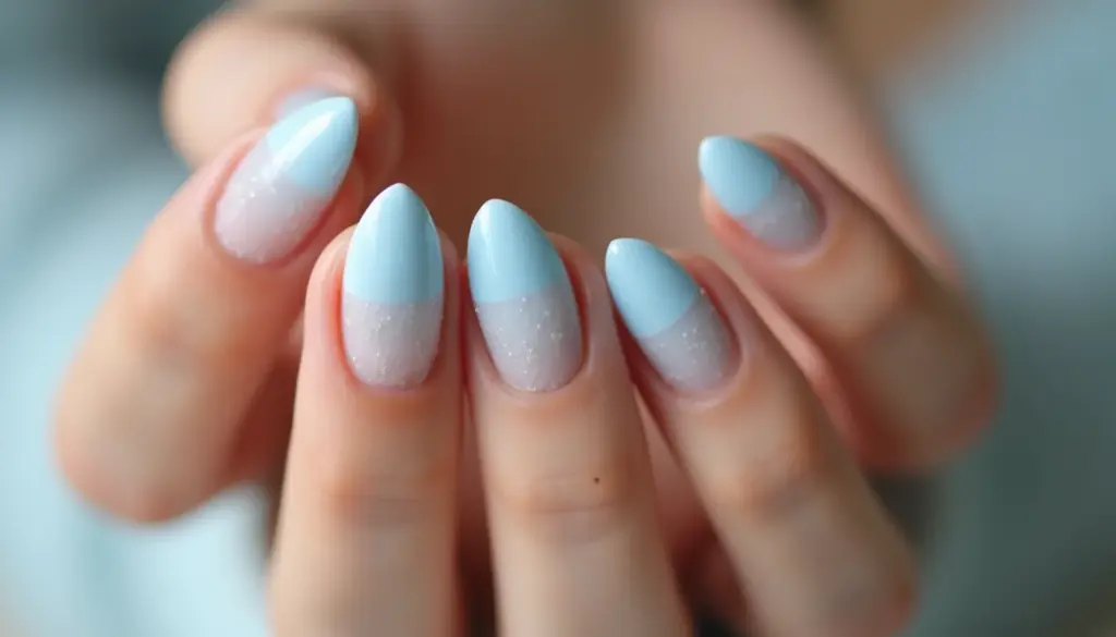 unha azul bebê decorada