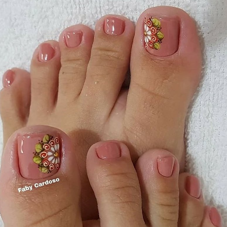 unhas curvadas pé