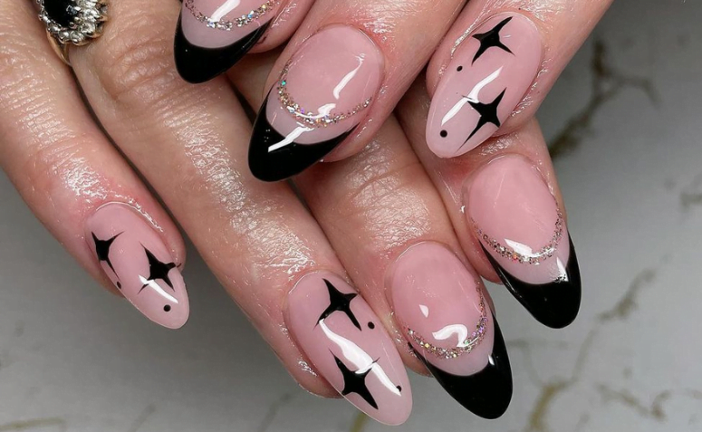 unha em gel redonda com glitter