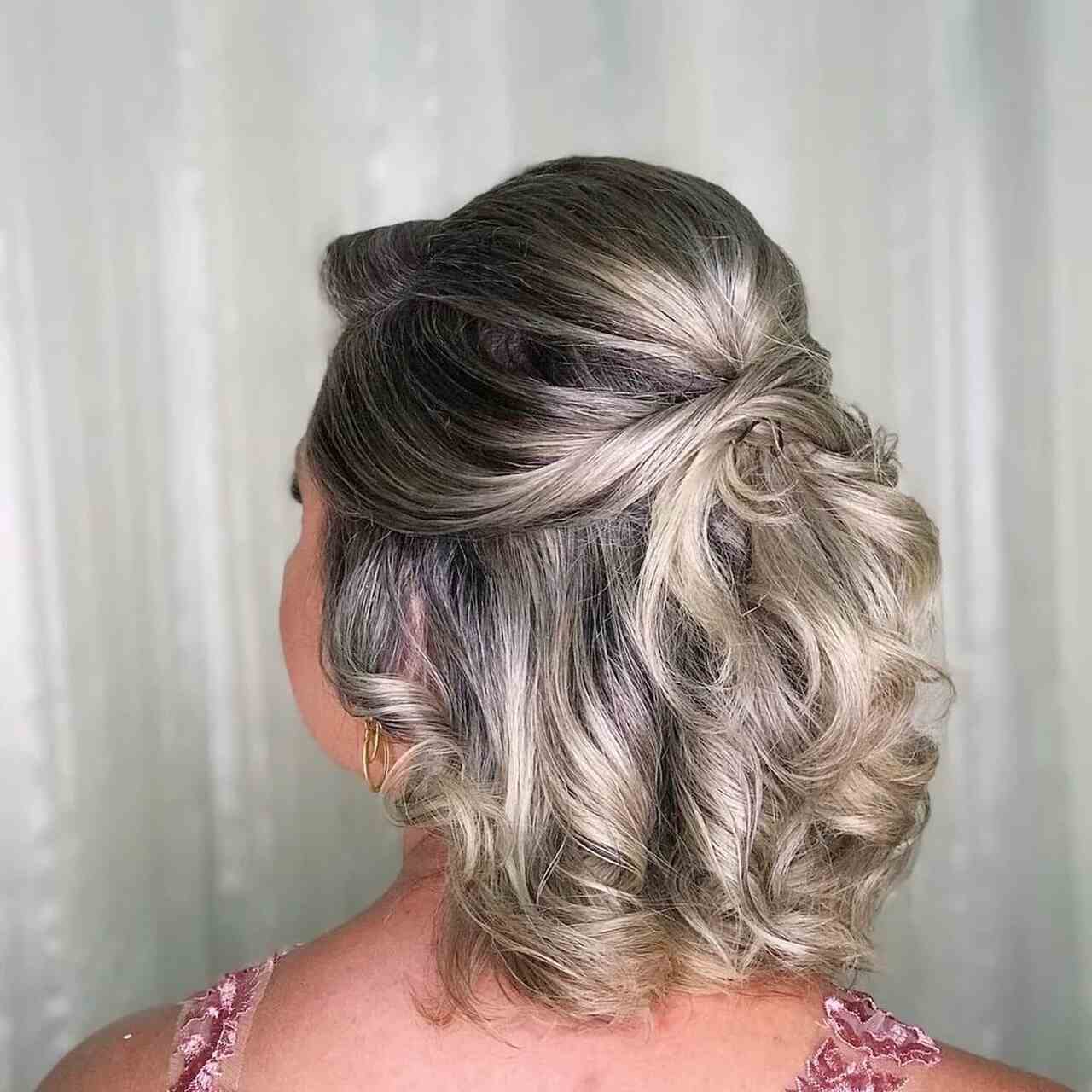 penteados para cabelo médio ondulado