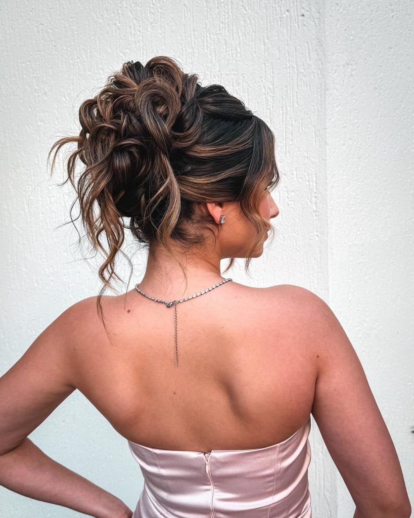 penteados para casamento cabelo cacheado madrinha