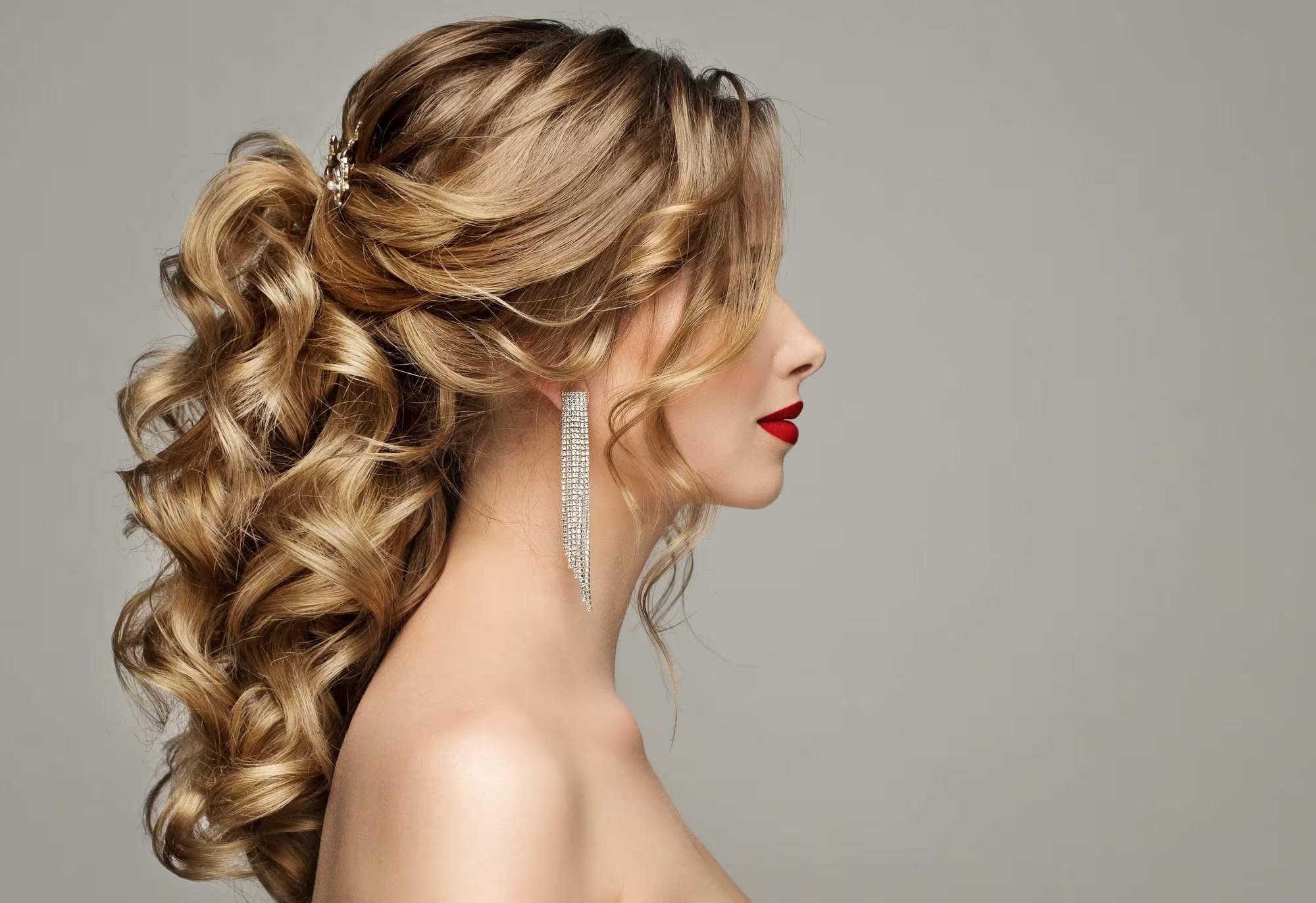 penteados para cabelo crespo madrinha de casamento