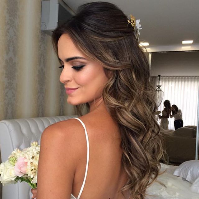 penteados para madrinha casamento noite