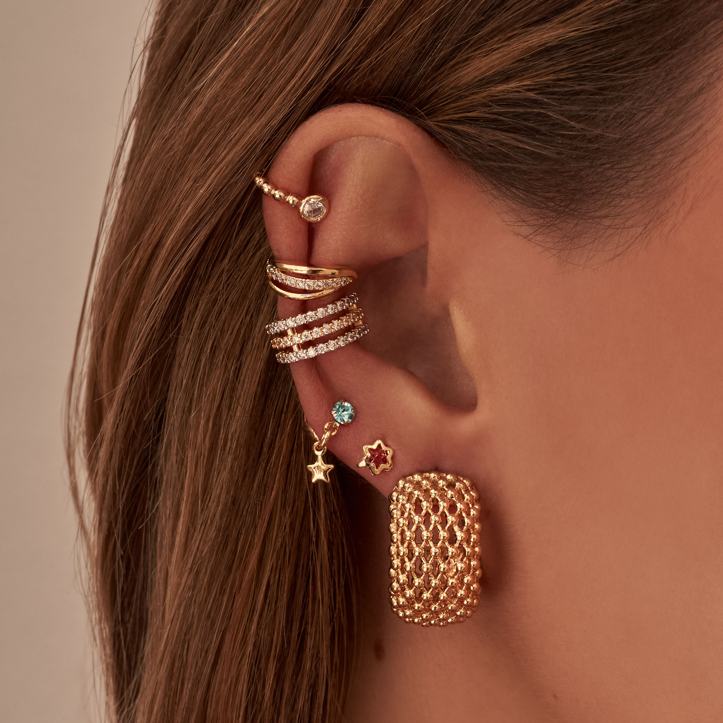 piercing brilhante orelha
