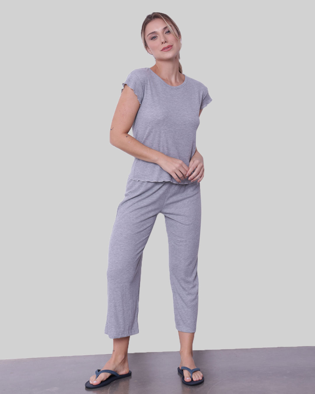 pijama estilo camisa cinza