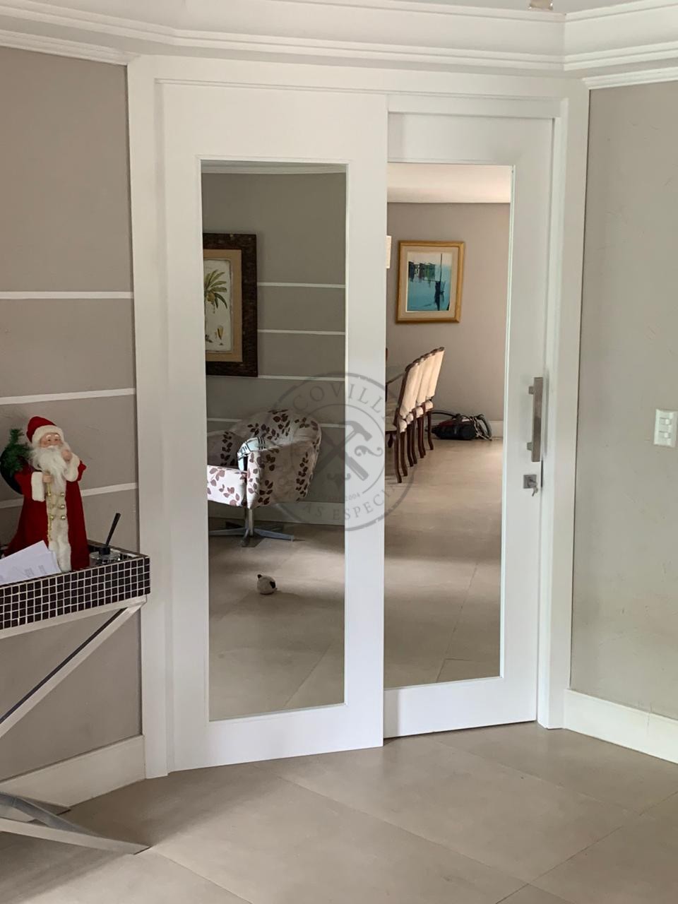 porta espelhada para quarto