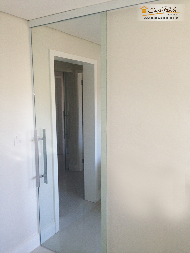 porta espelhada para quarto