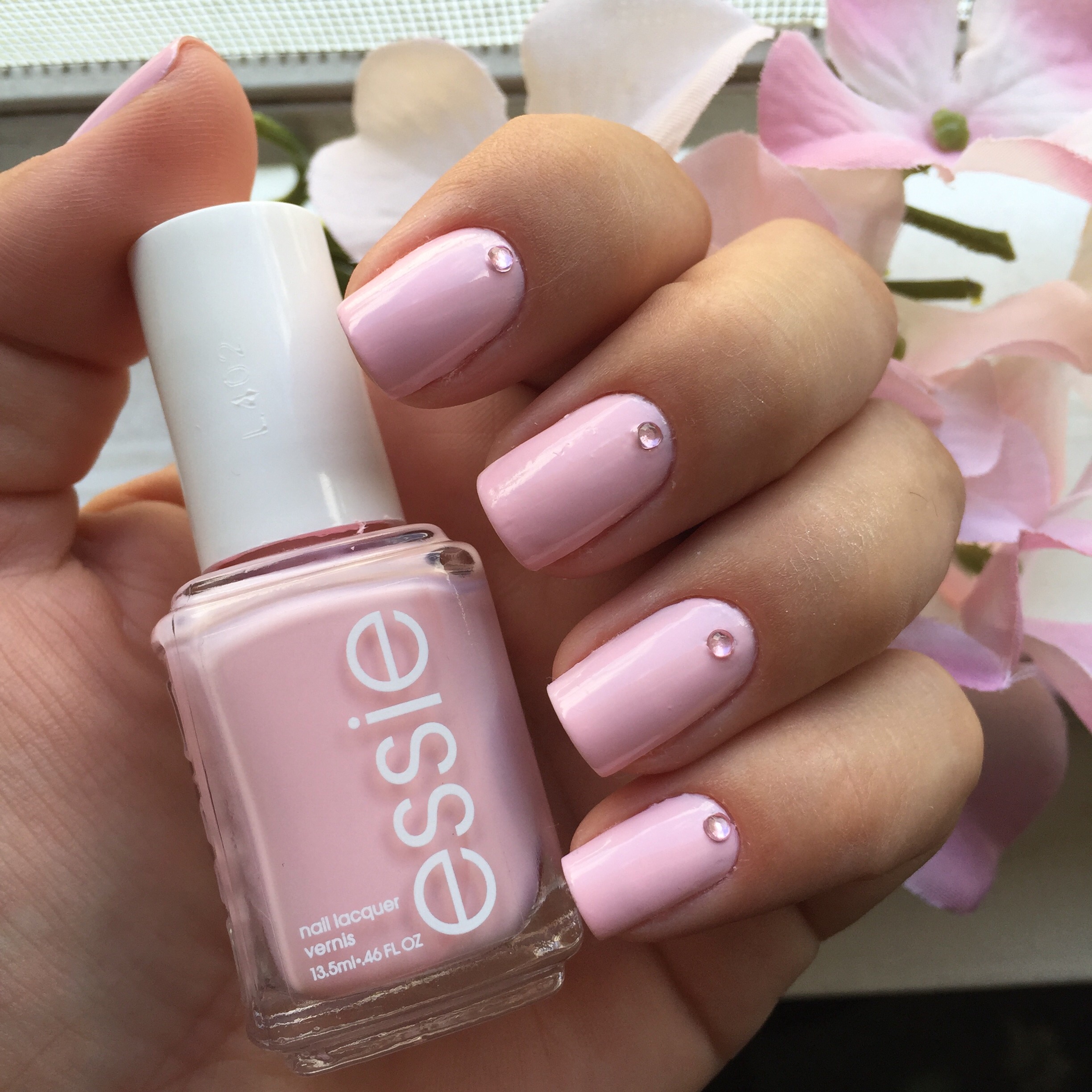 nail art rosa claro