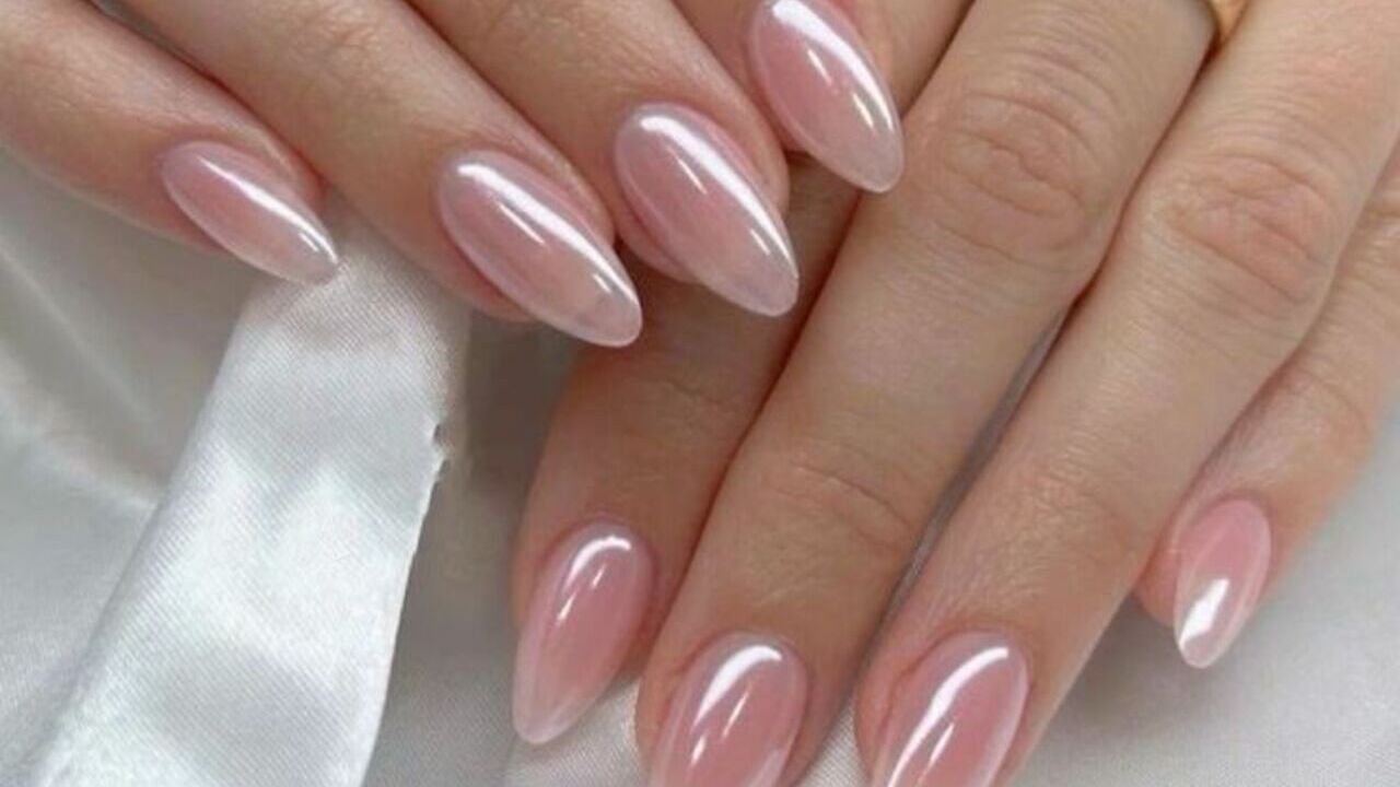 unhas rosa claro para casamento