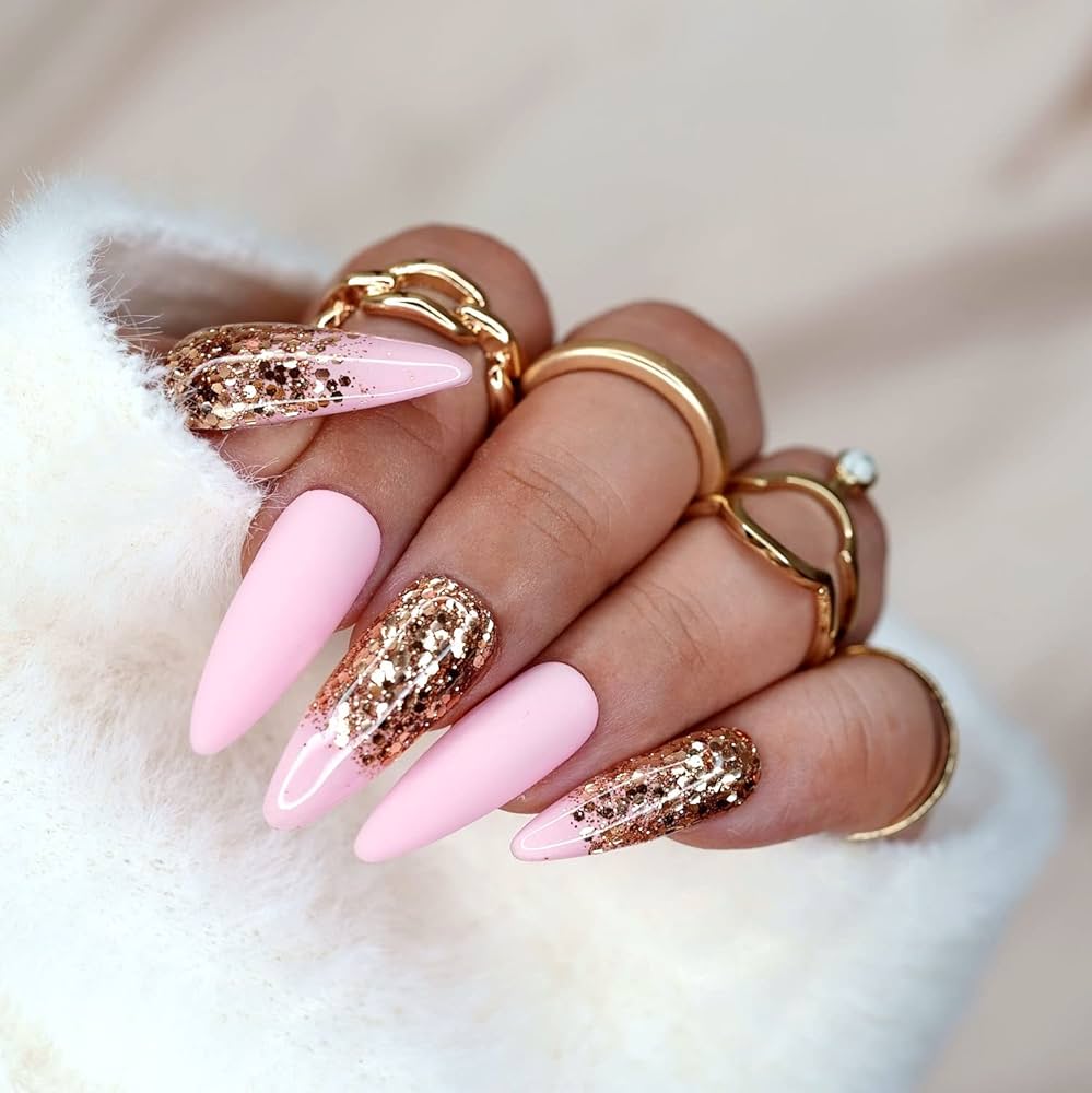 unhas rosa claro fosco