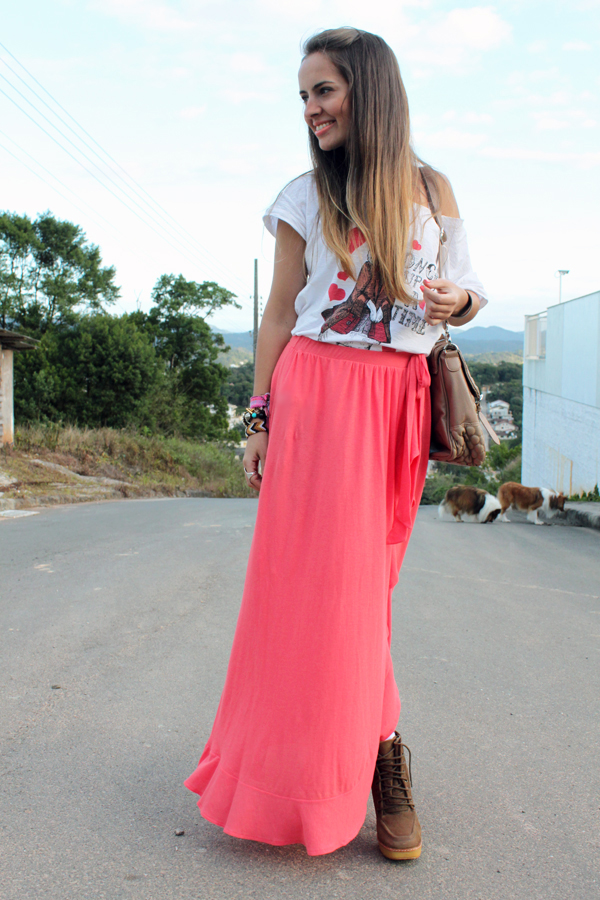 saia longa com bota over the knee